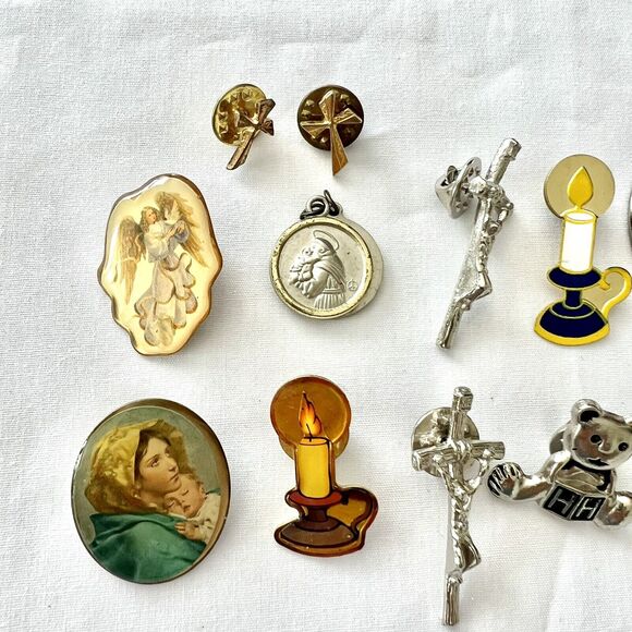 Vintage To Modern Religious Catholic Medals Crosses Pins Saint Pendants Charms - Picture 2 of 16